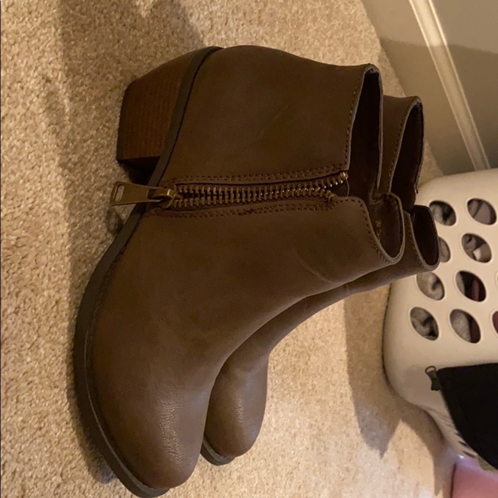 Brown bootie